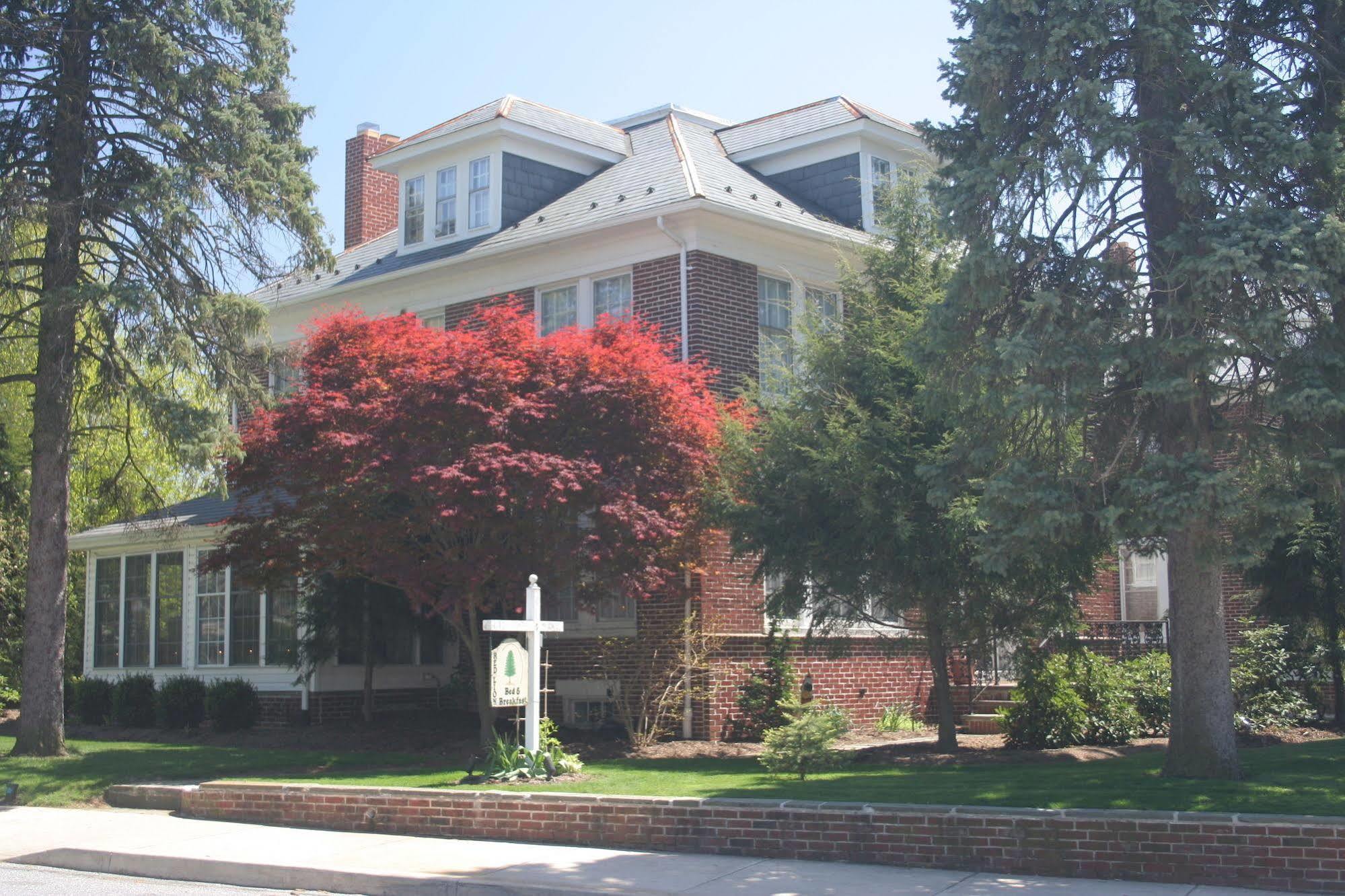 Red Lion Bed & Breakfast Exterior photo